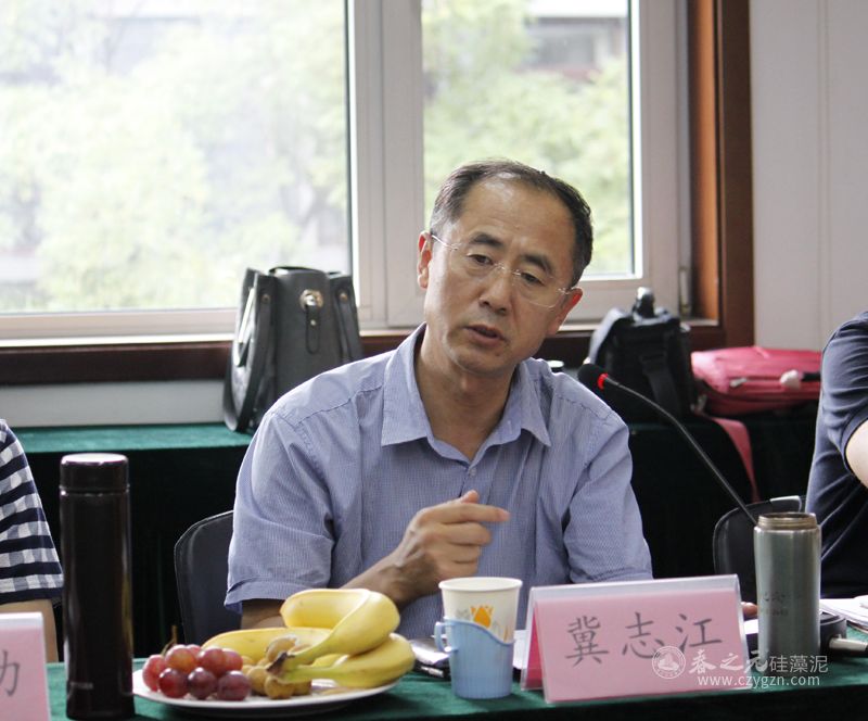 面對榮譽,春之元深感對硅藻泥行業(yè)發(fā)展的那份責(zé)任和擔(dān)當(dāng)